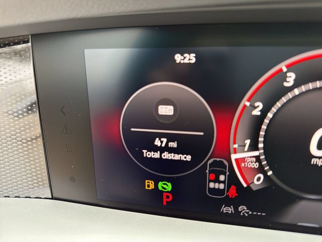 New 2026 Volkswagen Tiguan SE R-Line FWD image 16