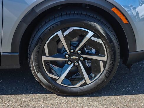 New 2026 Chevrolet Equinox EV LT image 9