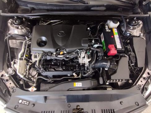 Used 2018 Toyota Camry LE FWD image 7