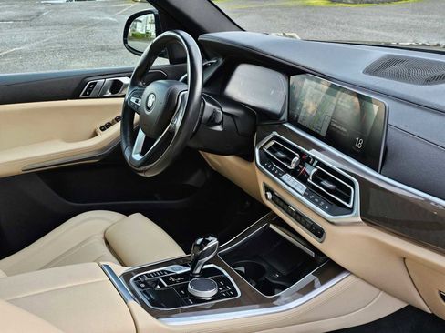 Used 2022 BMW X5 sDrive40i w/ Parking Assistance Package image 10