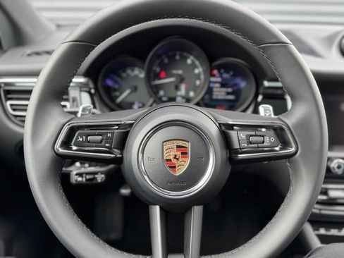 New 2026 Porsche Macan image 18
