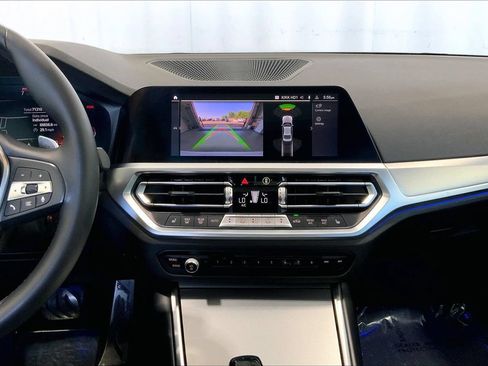 Used 2022 BMW 330i Sedan w/ Convenience Package RWD image 5