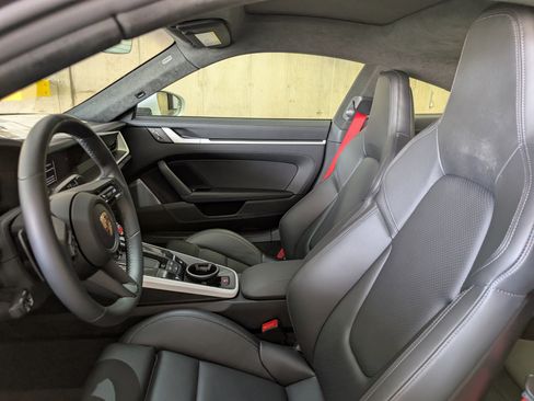 Used 2025 Porsche 911 Carrera 4 GTS image 5