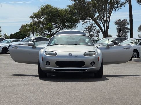 Used 2006 MAZDA MX-5 Miata Sport RWD image 28
