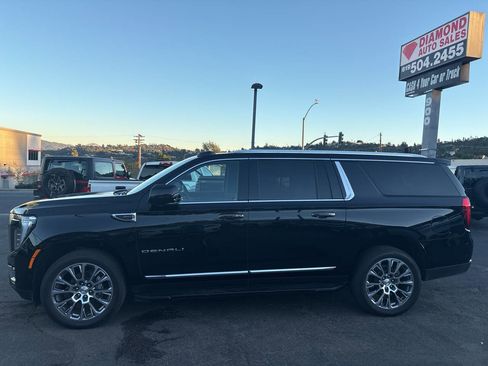 Used 2025 GMC Yukon XL Denali image 9