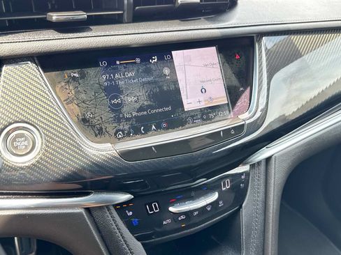 Used 2024 Cadillac XT6 Sport AWD/4WD image 29
