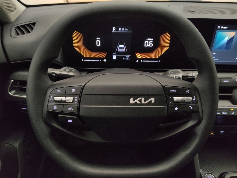 Used 2025 Kia K4 FWD image 22