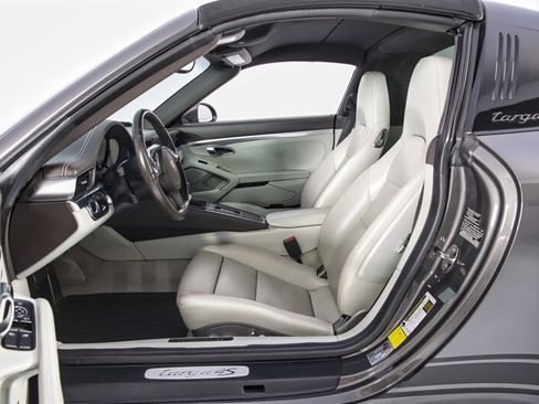Used 2014 Porsche 911 Targa 4S AWD/4WD image 17