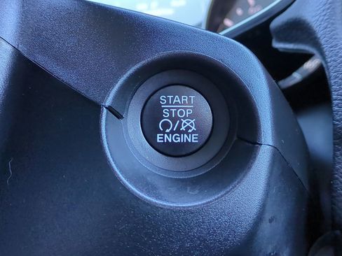 Used 2020 Jeep Compass Latitude image 27