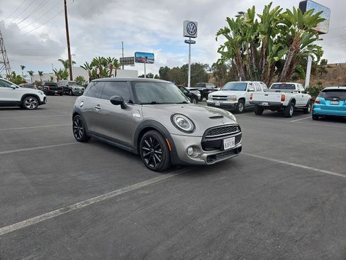 Used 2019 MINI Cooper S FWD image 3