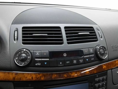 Used 2005 Mercedes-Benz E 500 Sedan image 28