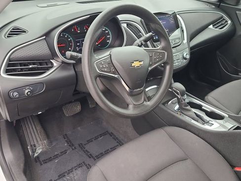 Used 2025 Chevrolet Malibu LT image 22