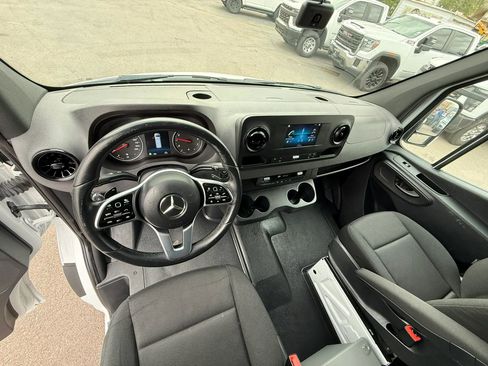 Used 2022 Mercedes-Benz Sprinter 1500 image 18