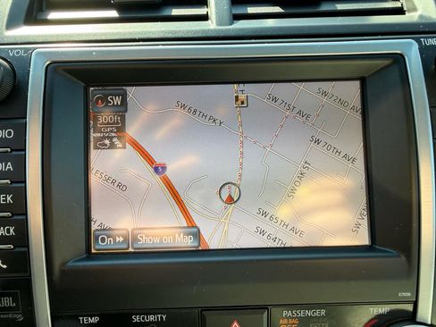 Used 2012 Toyota Camry XLE image 34