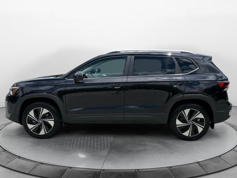 New 2026 Volkswagen Taos SE AWD/4WD image 4