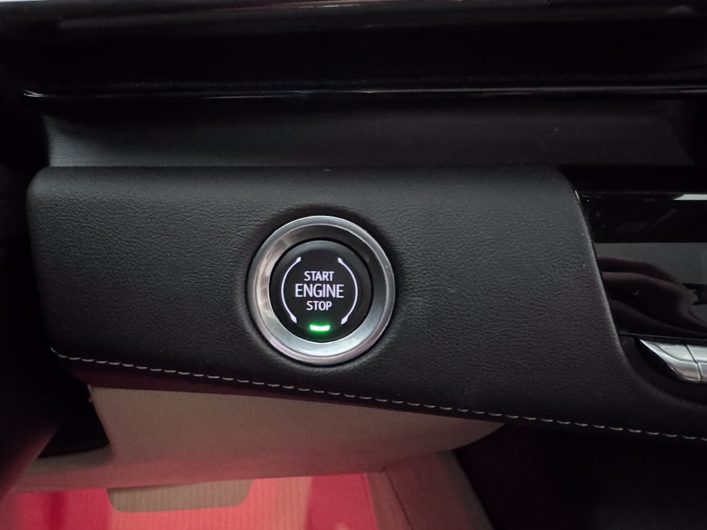 Certified 2024 Cadillac Escalade Premium Luxury AWD/4WD image 26