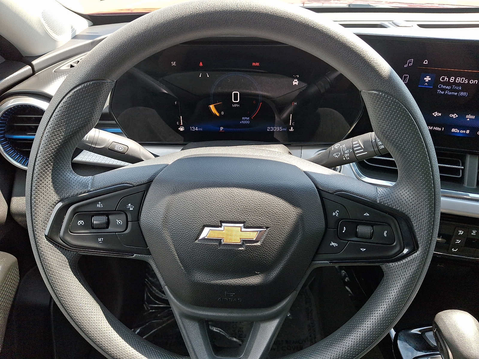 Used 2025 Chevrolet Trax LT FWD image 18