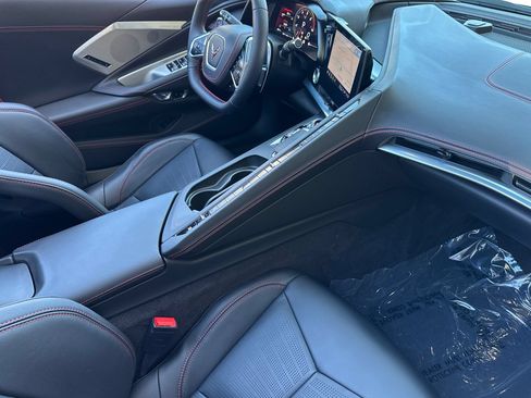 Used 2023 Chevrolet Corvette Stingray Premium Conv w/ Z51 Performance Package RWD image 16
