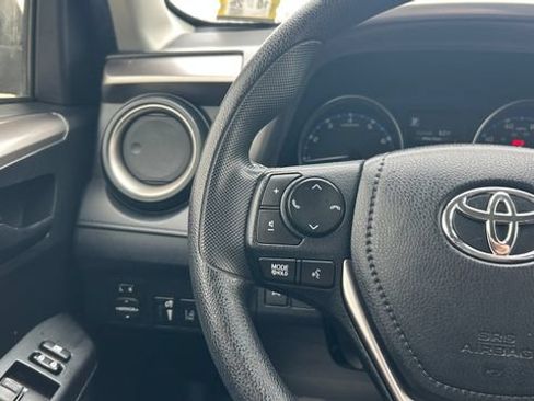 Used 2018 Toyota RAV4 LE w/ All Weather Liner Package AWD/4WD image 18