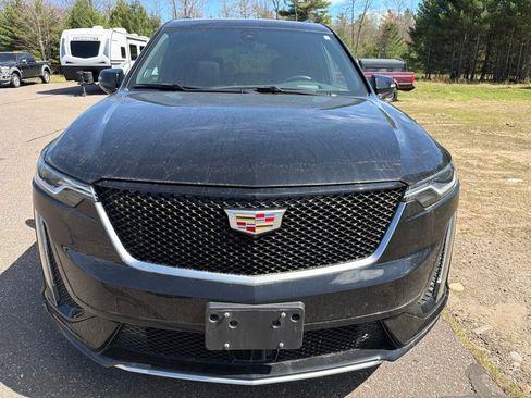 Used 2024 Cadillac XT6 Sport w/ Technology Package AWD/4WD image 2