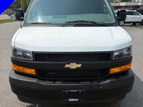 Used 2021 Chevrolet Express 2500 w/ Driver Convenience Package RWD image 12