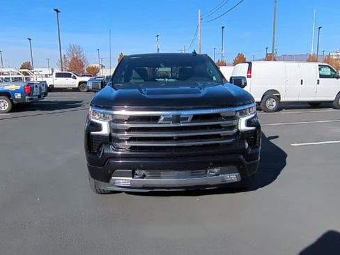 Used 2023 Chevrolet Silverado 1500 High Country w/ High Country Premium Package image 3