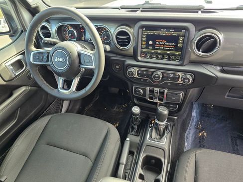 Used 2023 Jeep Wrangler Unlimited Sahara w/ Cold Weather Group AWD/4WD image 11