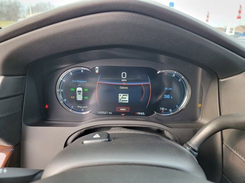 Used 2017 Cadillac Escalade Premium Luxury image 35