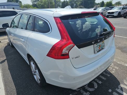 Used 2015 Volvo V60 T5 Premier AWD/4WD image 9