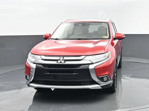 Used 2018 Mitsubishi Outlander GT AWD/4WD image 25
