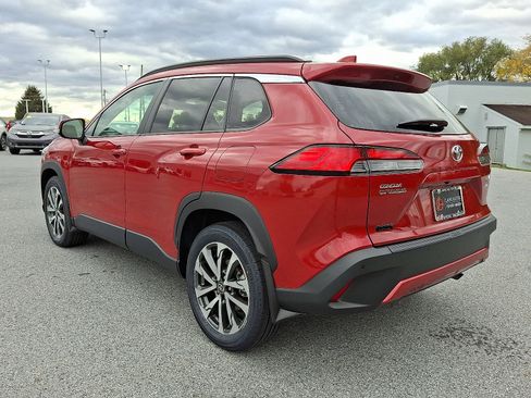 Certified 2022 Toyota Corolla Cross XLE image 5
