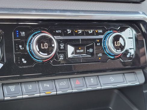 New 2025 GMC Sierra 2500 Denali w/ Denali Reserve Package image 33