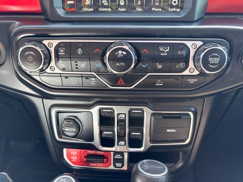 Used 2020 Jeep Gladiator Rubicon AWD/4WD image 24