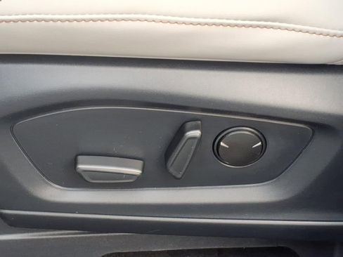 New 2026 Ford Explorer Active w/ Active Comfort Package image 17