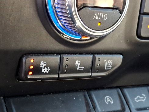 Used 2020 GMC Sierra 1500 SLT w/ SLT Premium Package image 23