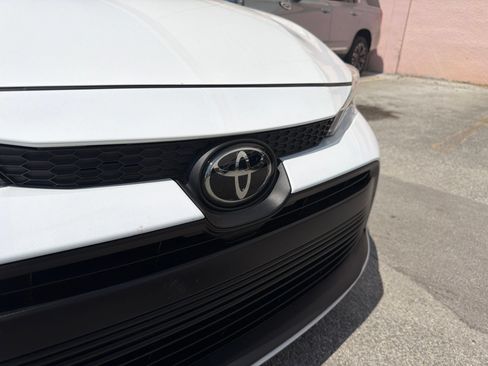 Used 2025 Toyota Corolla LE FWD image 5