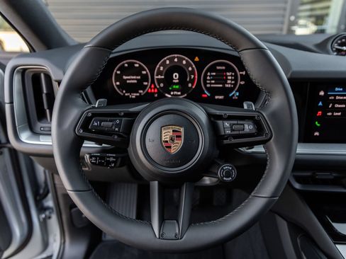 Certified 2026 Porsche Cayenne E-Hybrid Coupe AWD/4WD image 30