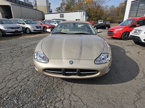 Used 2003 Jaguar XK8 Convertible image 3