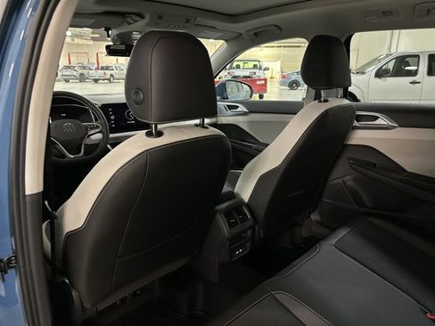 New 2026 Volkswagen Taos SE image 19