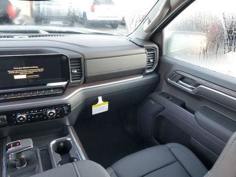 New 2026 GMC Sierra 1500 SLT w/ SLT Premium Plus Package image 17