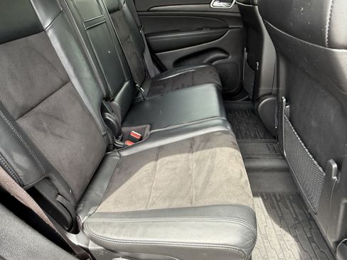 Used 2021 Jeep Grand Cherokee Laredo X AWD/4WD image 15