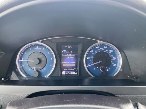 Used 2017 Toyota Camry LE image 11