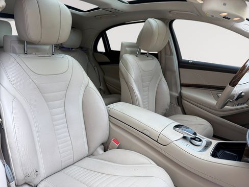 Used 2017 Mercedes-Benz S 550 4MATIC Sedan w/ Premium Package image 28