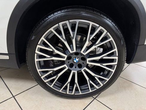 Used 2025 BMW X5 sDrive40i w/ Premium Package image 27