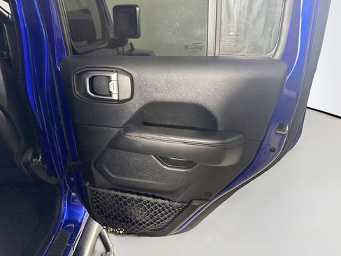 Used 2018 Jeep Wrangler Unlimited Rubicon image 28