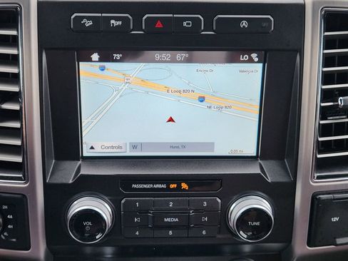 Used 2019 Ford F150 Platinum w/ Equipment Group 701A Luxury image 10