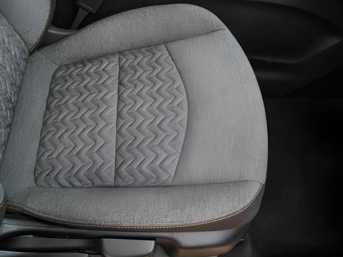 Used 2023 Chevrolet Equinox LT FWD image 19