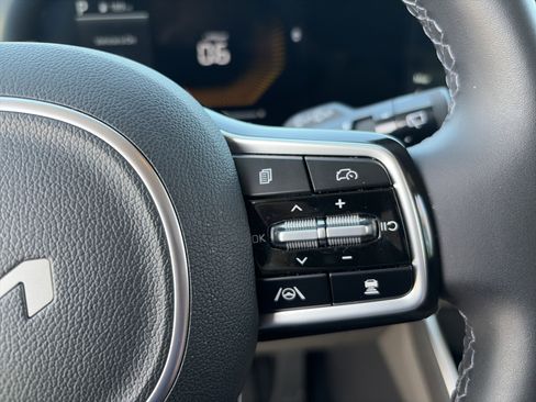 Used 2026 Kia Carnival EX FWD image 46