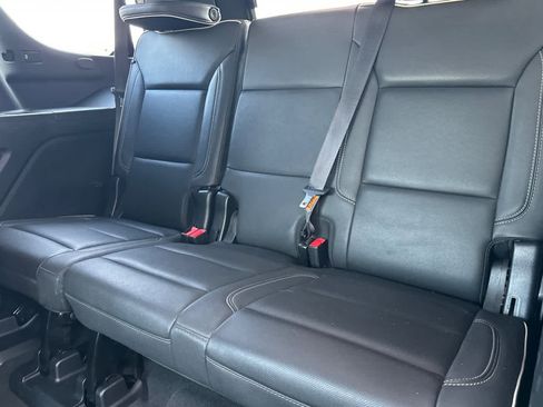 Used 2023 GMC Yukon SLT image 15