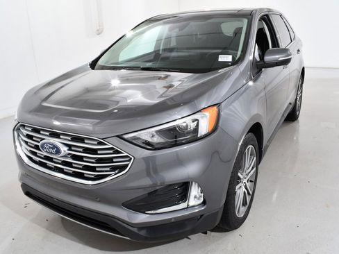 Used 2022 Ford Edge Titanium w/ Class II Trailer Tow Package image 2